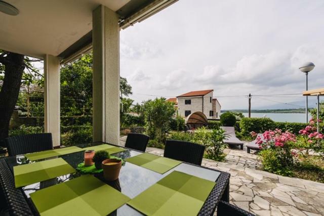 Villa Sarah Klimno Exteriér fotografie