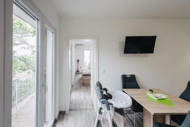 Villa Sarah Klimno Exteriér fotografie